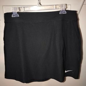 ✅NIKE✅NWT BLACK GOLF SKORT